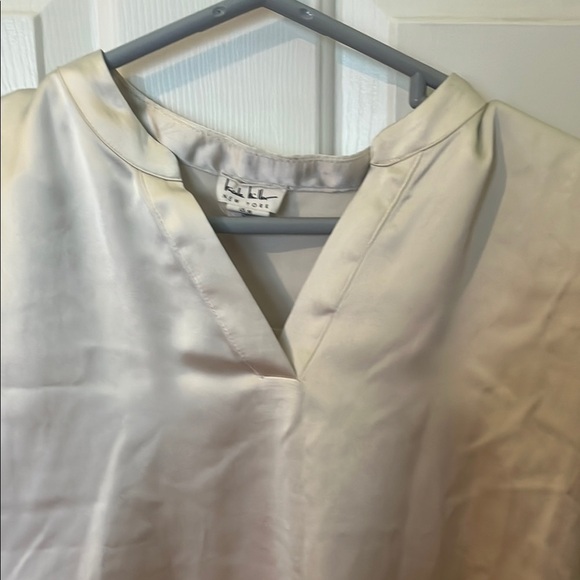 NICOLE MILLER Elegant Cream Women's Top Medium - Picture 3 of 6